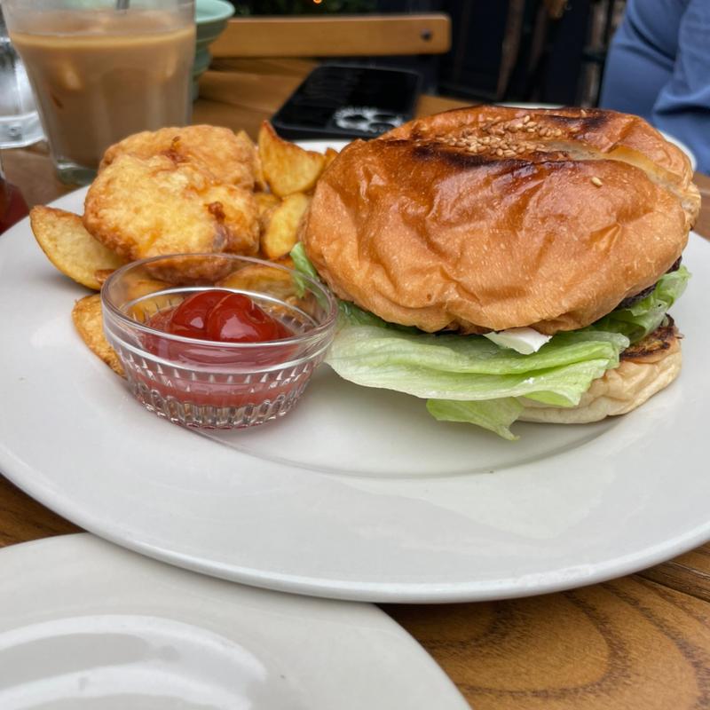 CHERRY BURGER - チェリーバーガー(バーガーマニア 恵比寿店 （Burger Mania）)