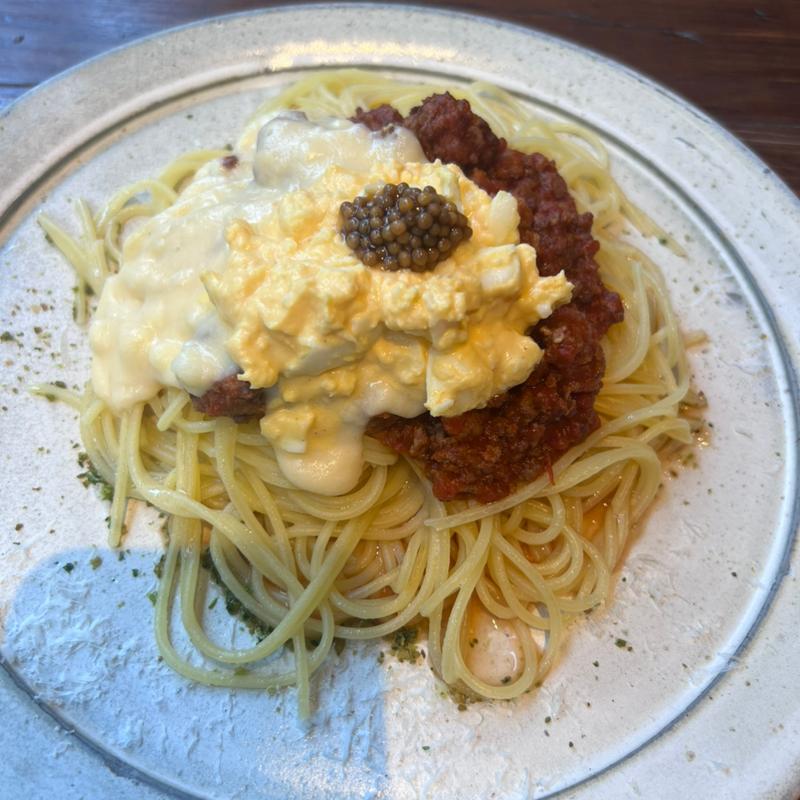 クラッシュエッグ&とろけるチーズの「ミートソース」(KNOCK msb Tamachi店)