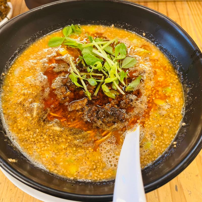濃厚豚骨担々麺(福間ラーメン　ろくでなし )