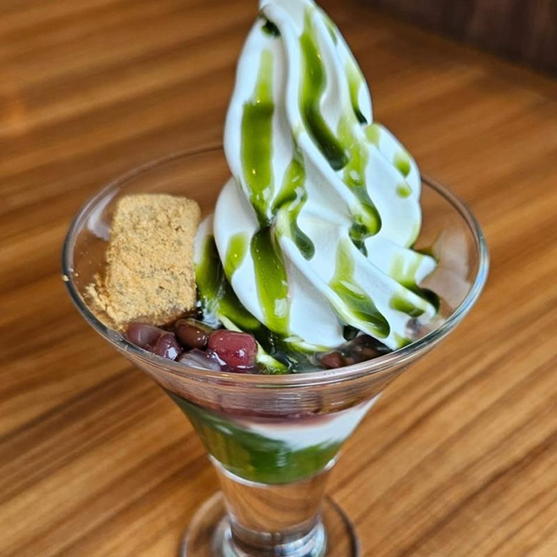 抹茶サンデー(びっくりドンキー狛江店)