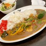 ゴロゴロ野菜カレー(呑めるカレーハウス インディー内本町店(昼)／居酒屋バレル(夜))