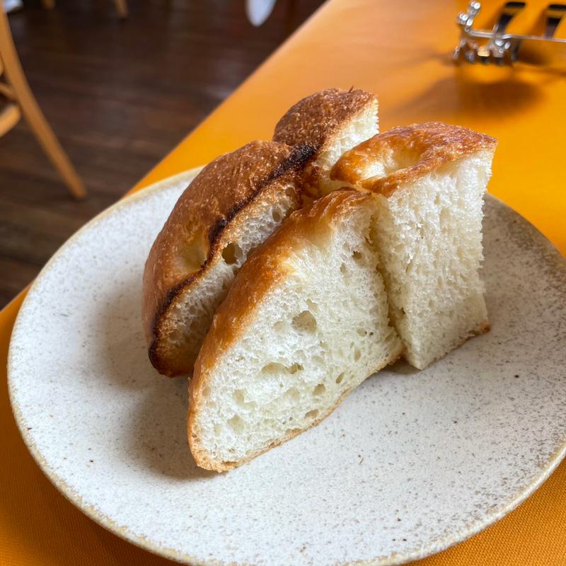 自家製パン(タベルナ イル ロカーレ)