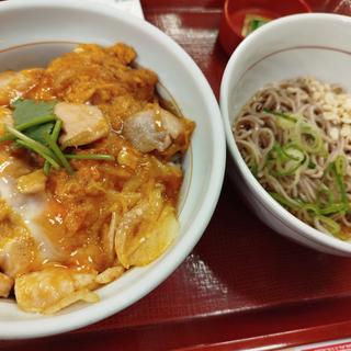 親子丼(並)+小うどんはいから(なか卯・銀座七丁目店)