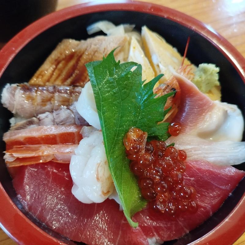 海鮮丼（上）(松島 寿司幸 （まつしま すしこう）)