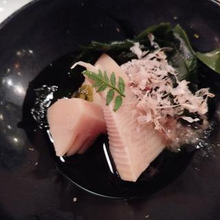 お通し(夜ノ焼魚 ちょーちょむすび)