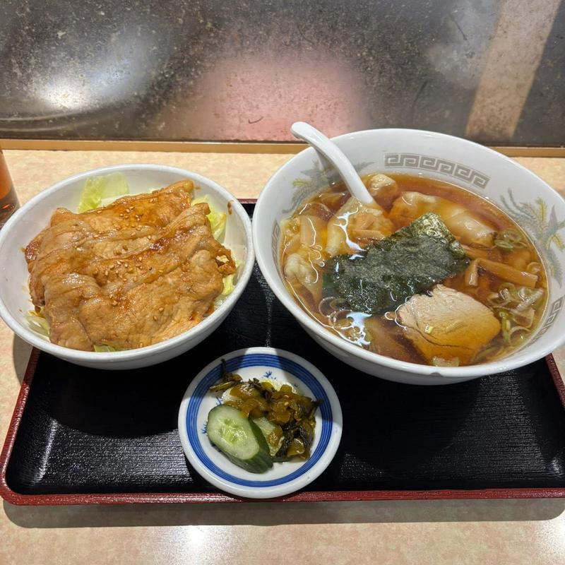 ワンタン豚ロース丼付き(香新)