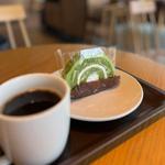 抹茶ロールケーキ