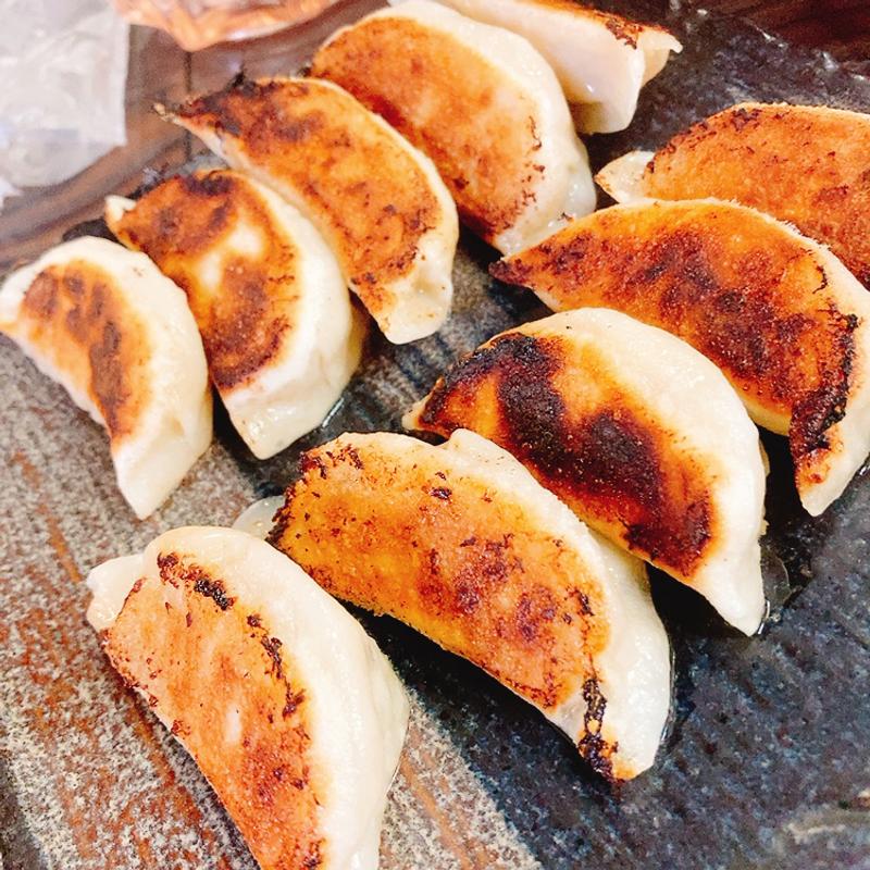 手作り焼き餃子10個入り(中華料理 果実)