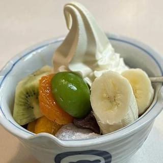 フルーツクリームあんみつ