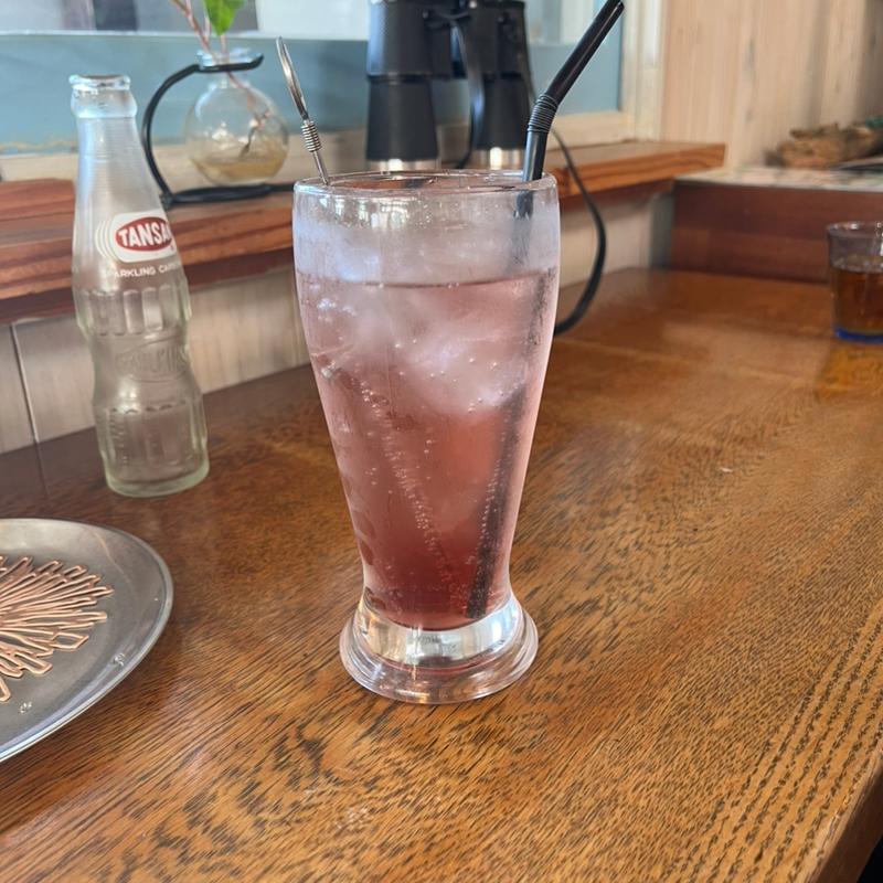 ディアボロシロップのソーダ割り カシス(うふcafe （ウフカフェ）)