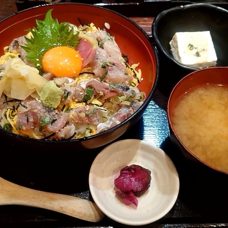アジたたき丼(山陰海鮮炉端かば 銀座店)