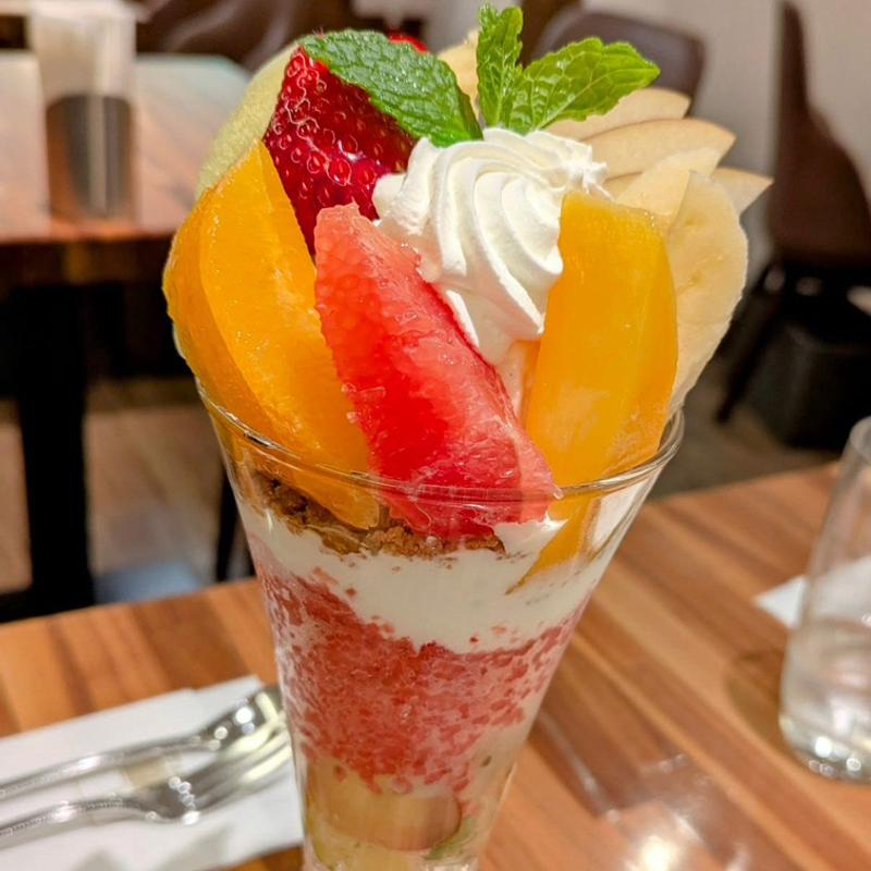 フルーツパフェ(いたがき 本店(仙台市宮城野区二十人町))