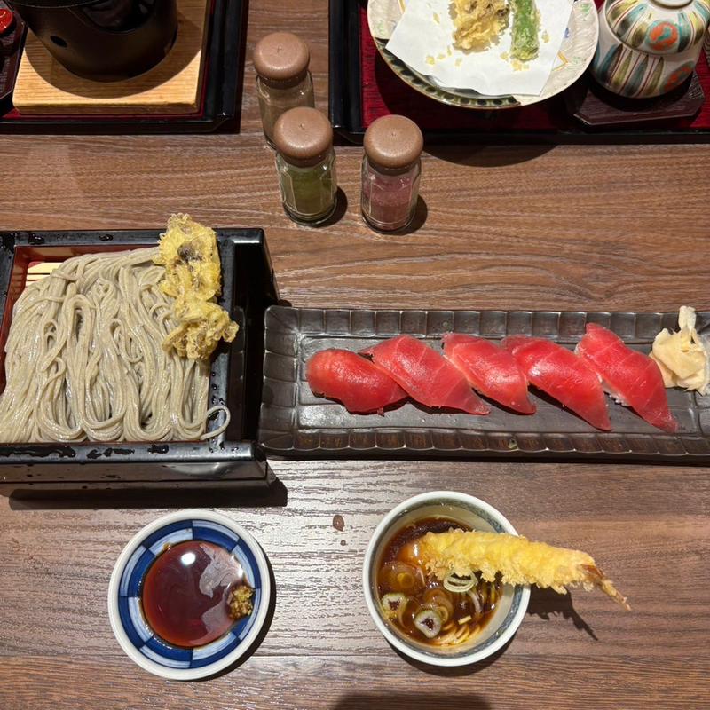 へぎそば　まぐろ寿司5貫(小嶋屋総本店 県央店 )