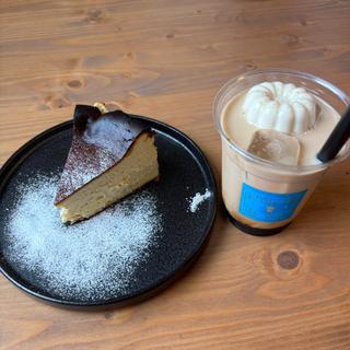 バスクチーズケーキと黒糖豆花ミルクティー