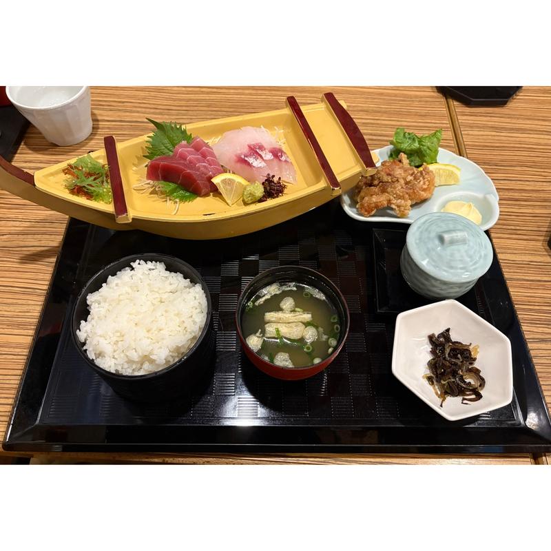 本日のお刺身2種ランチ(大漁市場 こんぴら丸 鹿児島谷山本店 )