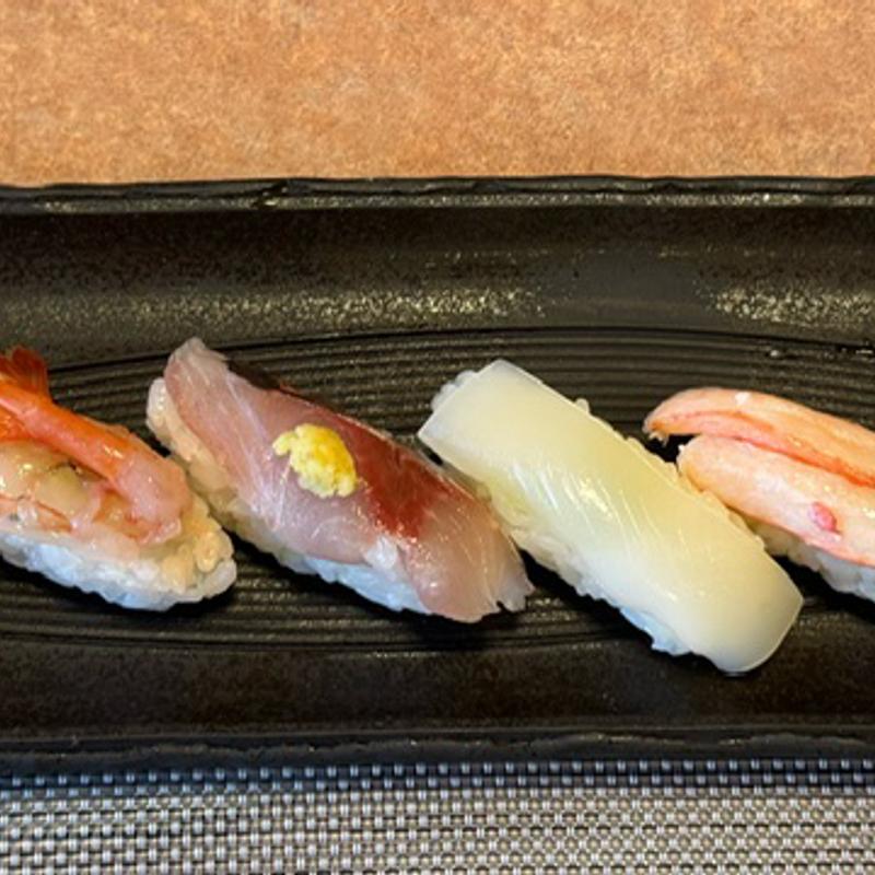 特選かがやきにぎり(松乃鮨 （まつのずし）)