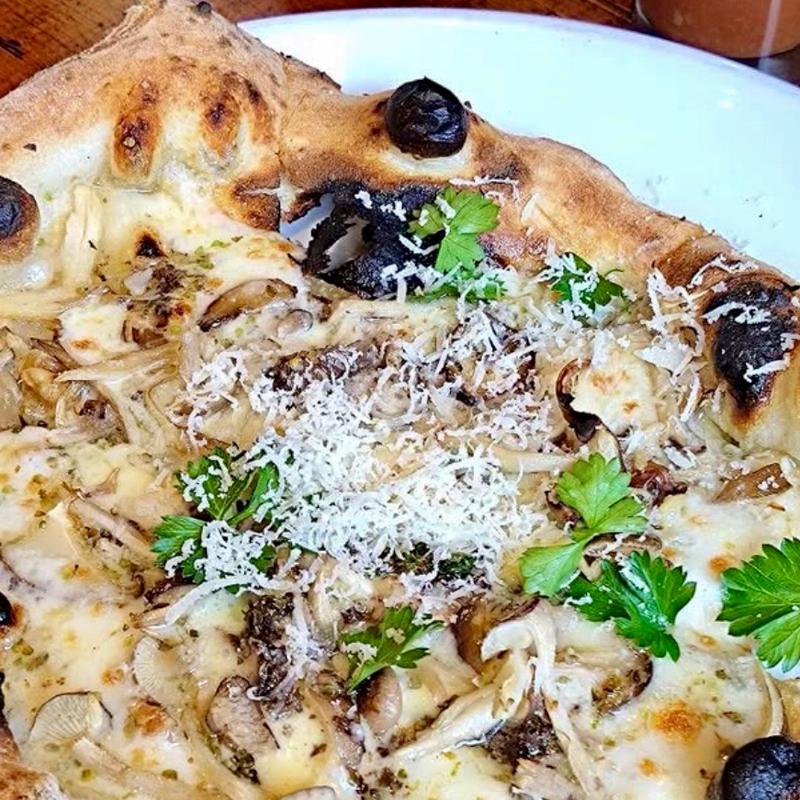 濃厚きのこブルーチーズきのこ(ウッデンシップ（WOODEN SHIP）)