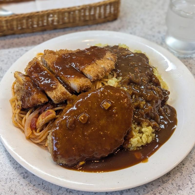 トルコライス 大盛り ハンバーグ130g(キッチンすずたとうげ)