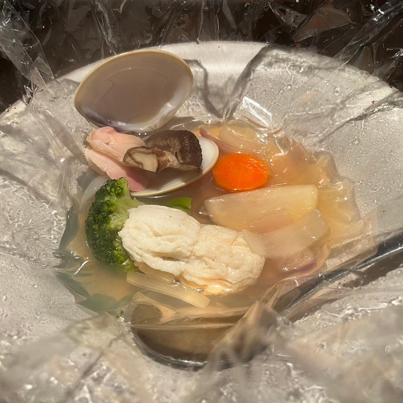 徳島産鱧と蛤のアクアパッツァ(鉄板焼 ぼんの 桜木町店)