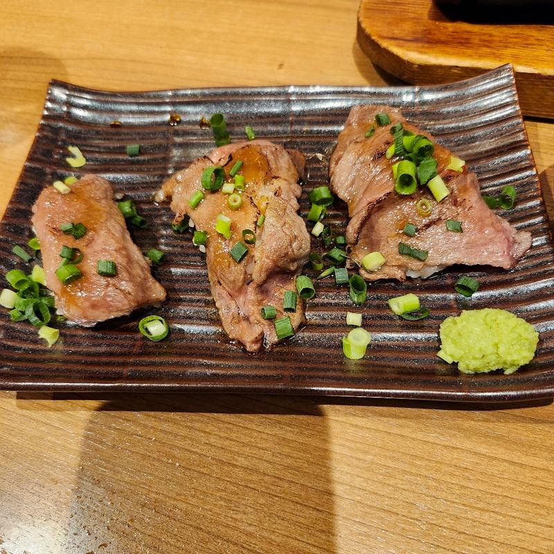 近江牛の炙り寿司　限定(ミライザカ 久茂地 国際通り店)