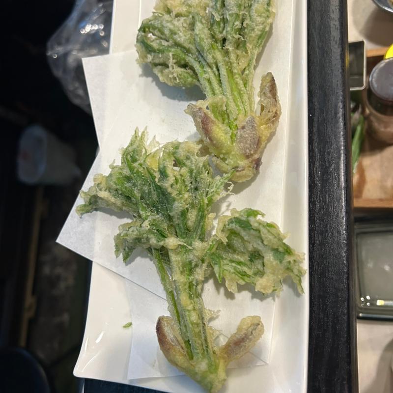 山菜の天ぷら(呑み処 ねこ八)