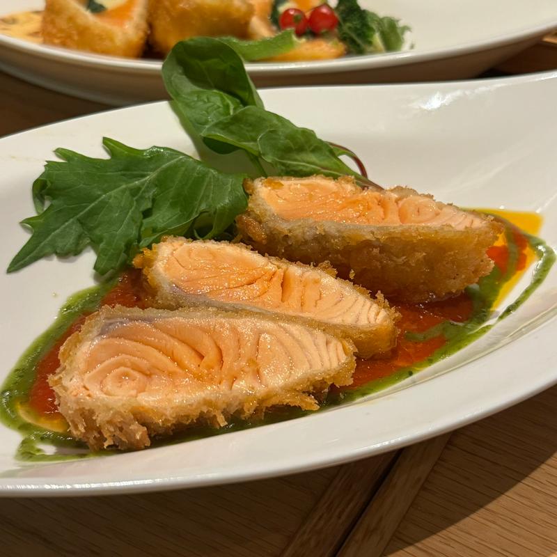 キングサーモンレアカツ オマール海老ソース(お台所ふらり 栄スカイル店)