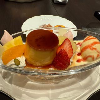 デザート プリンアラモード