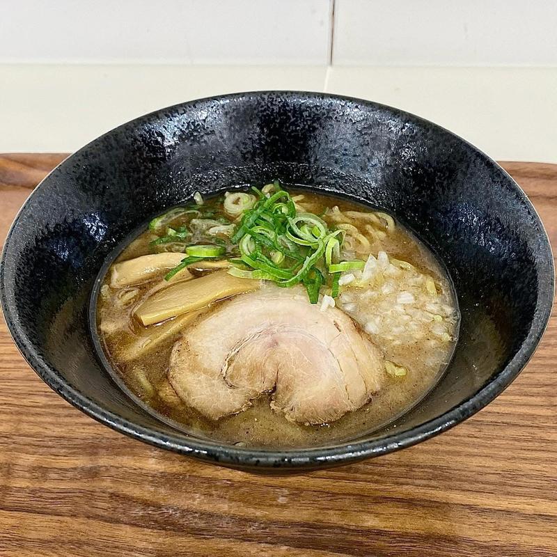 琥珀 クリーミーとん塩(魚介)(らーめん虎)