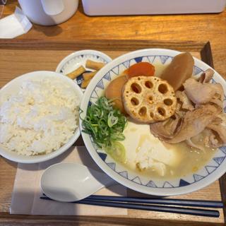 野菜ごろごろ豚汁定食(ごちそうとん汁)