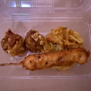 唐揚げ2個　野菜かき揚げ　たこ天串