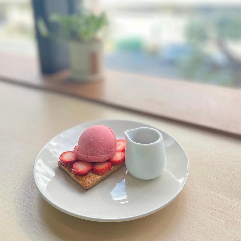 季節のパイ　　いちご(Cozy Cafe & Bar beyond)