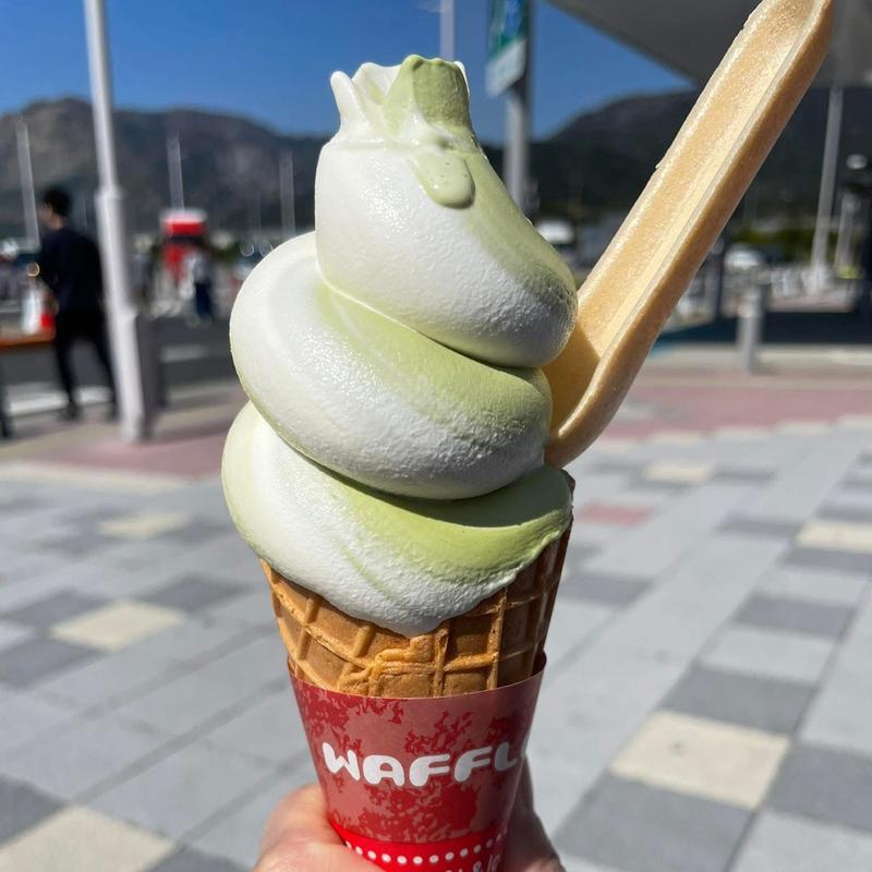 伊勢抹茶&大内山牛乳ソフト(鈴鹿パーキングエリア)