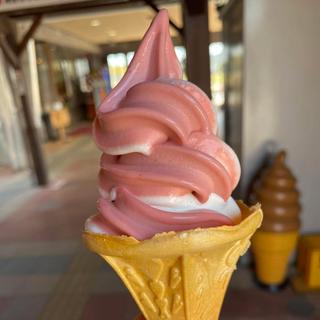 いちごミックスソフトクリーム