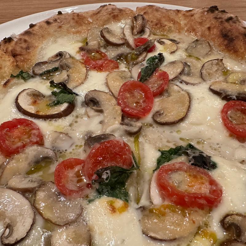 たっぷりマッシュルーム(ピッツェリア・デ・ナプレ)