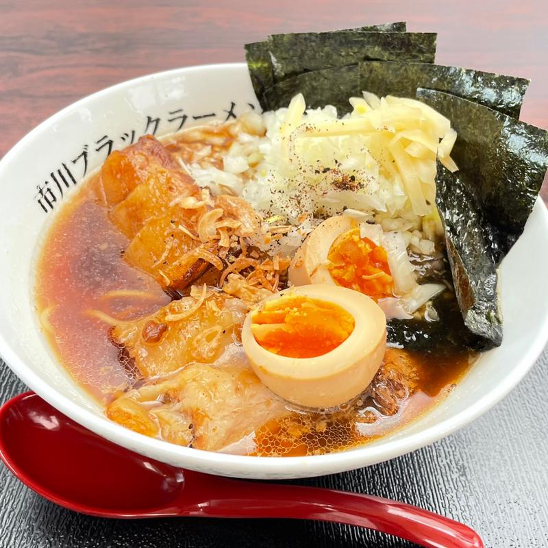 チャーシューメンチャーシュー増しのり増し味玉トッピング(市川ブラックラーメン 林遊船)