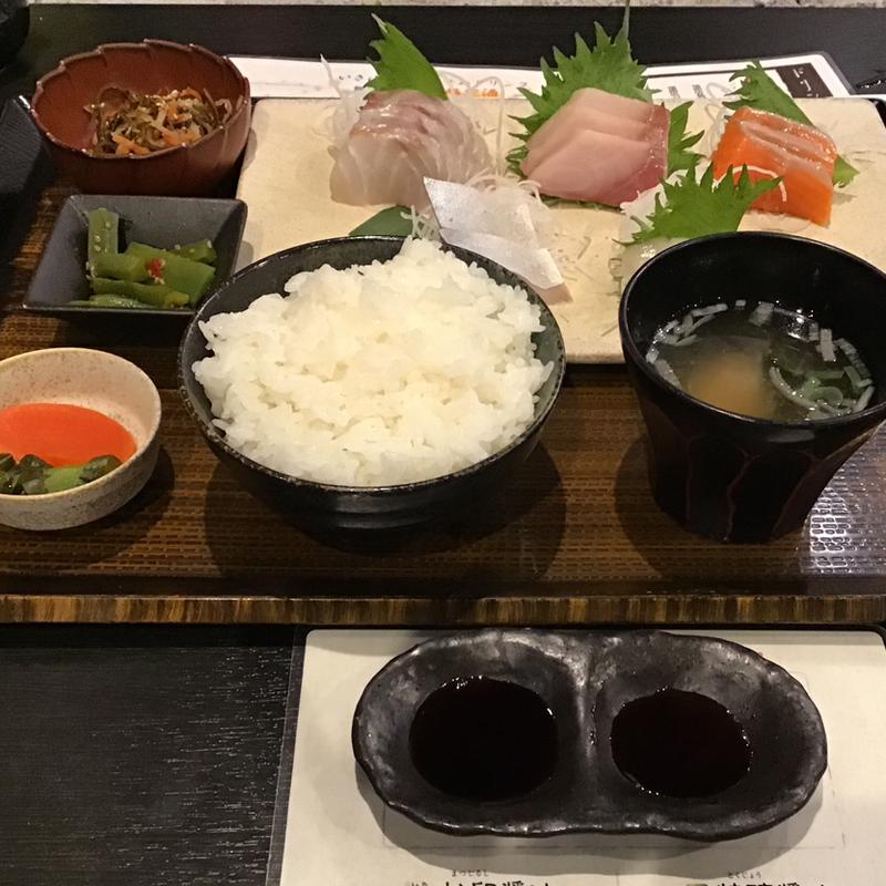 刺身定食(秋田地魚・大かまど飯 いさばや)