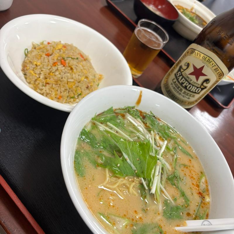 担々麺と焼飯（小）(創作料理 中華居酒屋 楽らく)