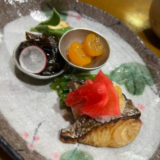 サワラの幽庵焼き(よもぎ)