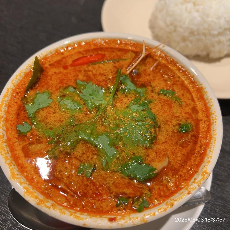 トムヤムクンナムコン（ココナツミルクのエビトムヤム）(スクサバーイ)