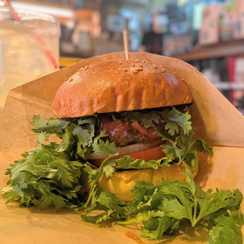 パクチーサルサバーガー(Nick & Renée)