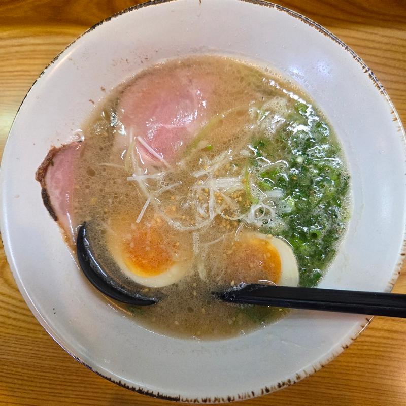 しょうゆ豚骨ラーメン(日輪食堂)
