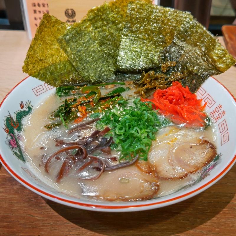 ななほし博多豚骨ラーメン＋辛ニラ＋海苔(七星堂 馬車道店)