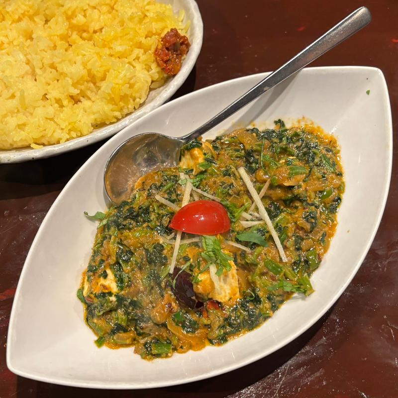 サーグパニール+イエローライス(カマルプール )