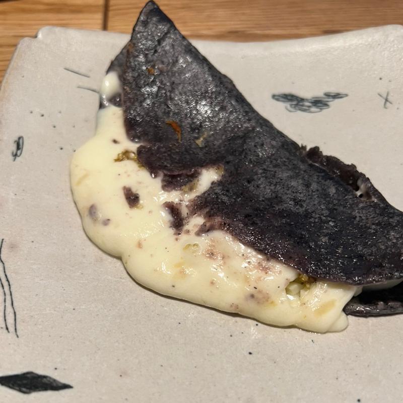 蕗のとうのケサディーヤ(ロス・タコス・アスーレス)