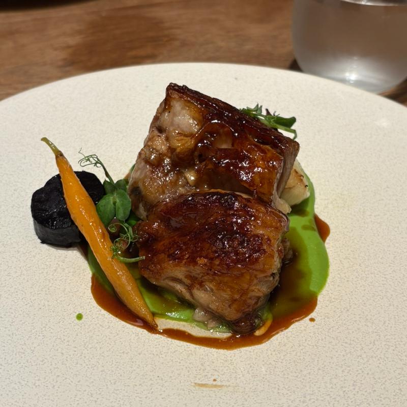 茨城県ローズポークのキャラメリゼ　プティポワフランセーズ(Le Beurre Noisette TOKYO)