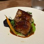茨城県ローズポークのキャラメリゼ　プティポワフランセーズ(Le Beurre Noisette TOKYO)