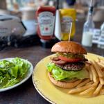 バーガー自家製ベーコンのBLTバーガー(Trex Kawasaki River Cafe)
