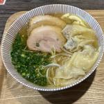塩レモン　ワンタンメン(アノラーメンの娘)