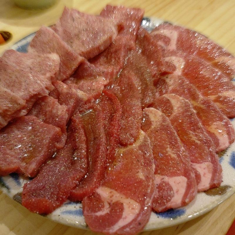 タン盛り合わせ(焼肉ホルモン ちゅらロース 亀有店)