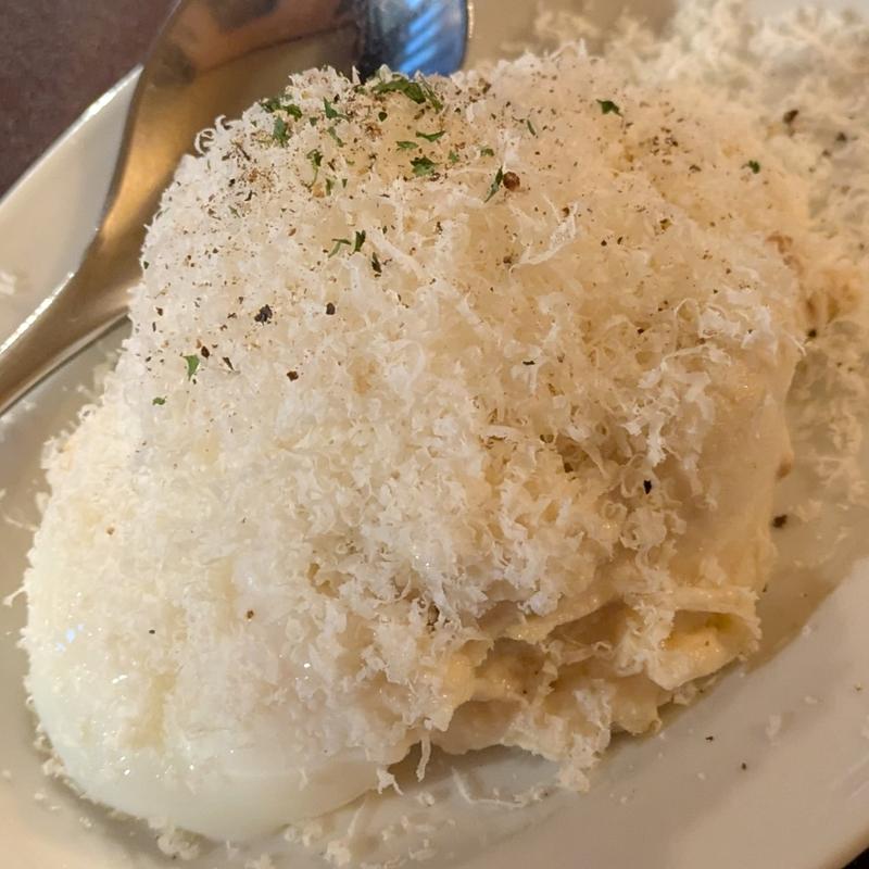 とろ～り卵の燻製ポテトサラダ(Dining bar コブルストーン)